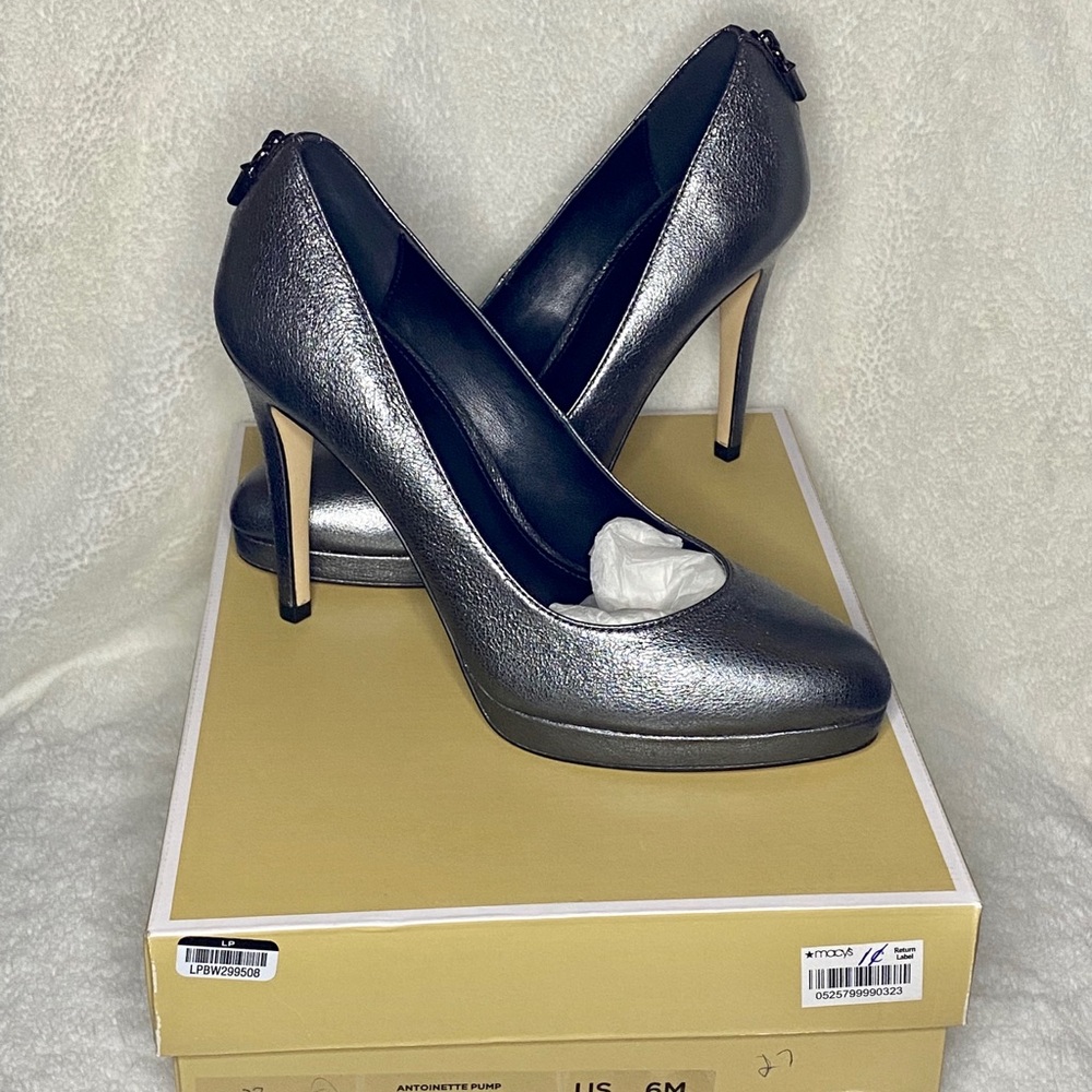 Michael Kors pumps